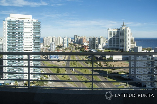 Imagen 4 de 20 de Piso Alto En Alexander Boulevard, 2 Dormitorios
