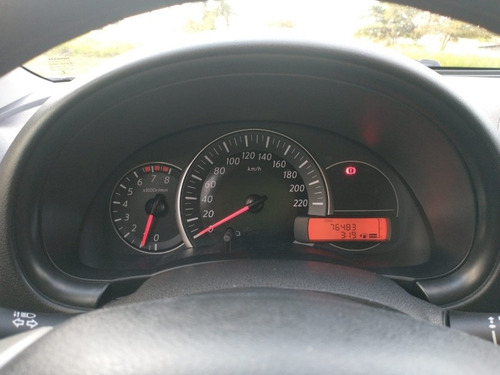 Imagem 6 de 10 de Nissan March 2016 1.0 12v Sv 5p