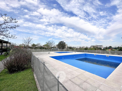 Depto En Venta En Barrio Cerrado Altos Del Casco, Zarate. Amenities.