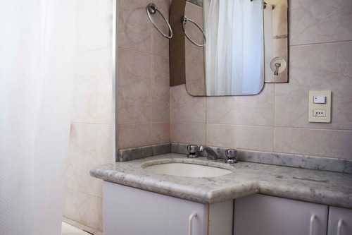 Apto En Venta Piso Alto, Vista Parcial 2 Dorm Punta Del Este