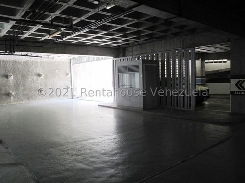 Imagen 8 de 12 de Galpón En Alquiler Código: 22-24626 Boleita Norte 04143448628