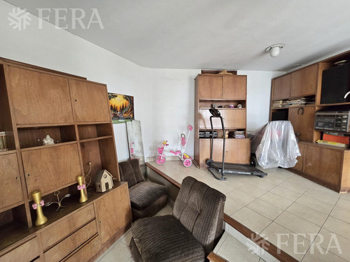 Venta Casa 5 Ambientes Con Cochera Y Jardín En Wilde