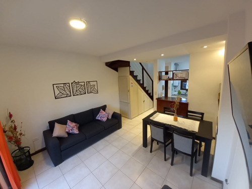 Imagen 3 de 12 de Duplex En Venta 2 Dormitorios C/patio Barrio Sur Puerto Madryn Ideal Alquiler Temporario