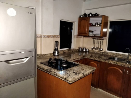 Vera Casa Inmobiliaria Vende Casa Quinta En Jardín Mañongo-calle Cerrada Jlop