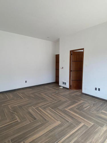 Venta De Casa En Fraccionamiento San Carlos Metepec