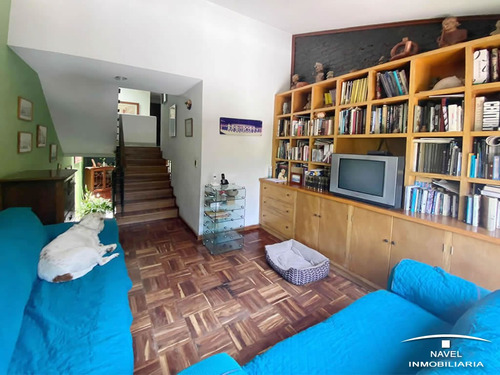 Casa En Venta Desarrollada En Dos Niveles Con Un Mezzanine, En La Calle De Av. México En La Colonia Heroes De Padierna