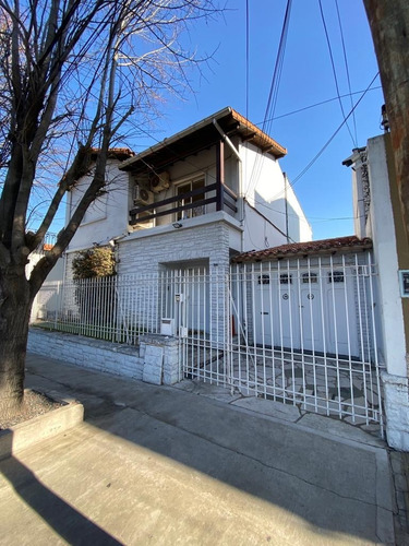 Venta Oficina Casa Chalet Vicente Lopez Villa Martelli Uso Profesional  Jardin Parrilla Garage. Ubicado En Echeverria 700 - Florida Proximo Caba Panamericana General Paz Estación Tren 