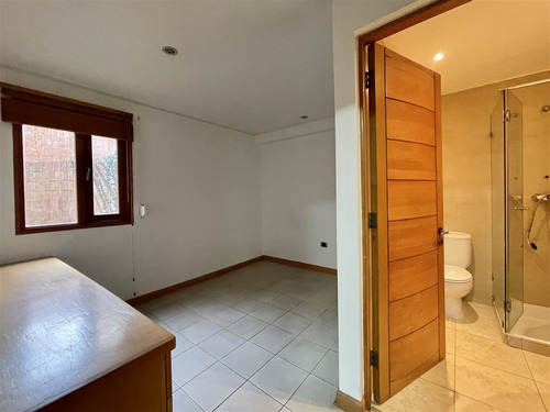 En Condominio: Vía Aurora, Lo Curro, 2.400 M2 Terreno