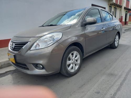 Nissan Versa 1.6 Advance