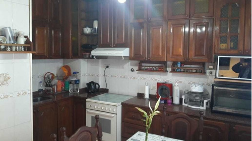 ! Vendo Depto. Amplio Con Dependencia Y Cochera Excelente Oportunidad ¡