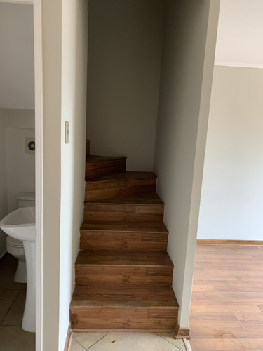 Linda Casa Dentro De Condominio