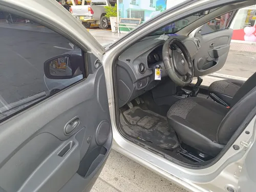 Renault Logan 1.6 Authentique