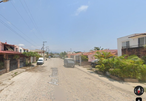 Casa Ubicada En Colonia Villas De Universidad Puerto Vallarta Jalisco. Con 4 Recamaras Y 118m2. A Unos Minutos De Del Aeropuerto.