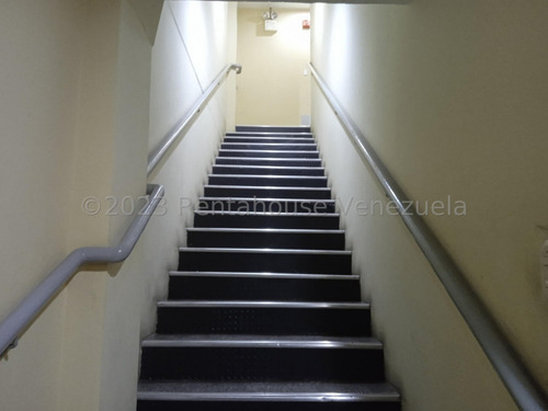 Estratégico Edificio En Venta Ubicado En Zona Céntrica Comercial De Barquisimeto Jr