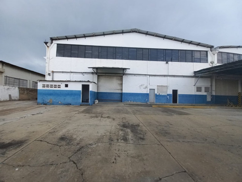 Imagen 8 de 12 de Galpón En Zona Industrial. Vende O Alquila Crismelia Castillo.