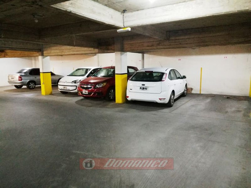 Cochera En Venta En Castelar Norte