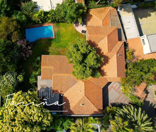 Casa En Arriendo De 5 Dorm. En La Reina