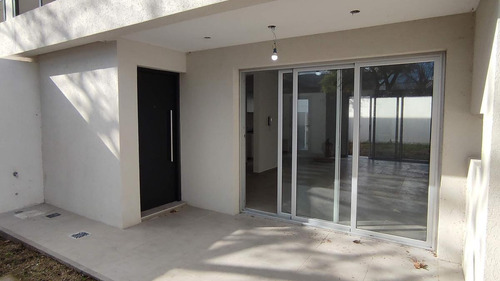Imagen 4 de 20 de Venta Duplex 3 Dormitorios En City Bell. 460 Y 21c