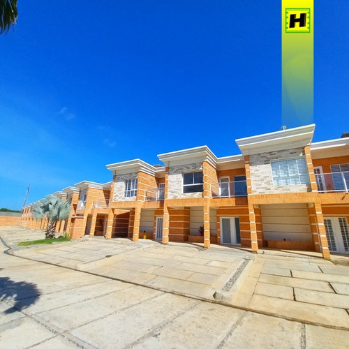 Imagen 3 de 10 de Último Town House En Venta Villa Corales