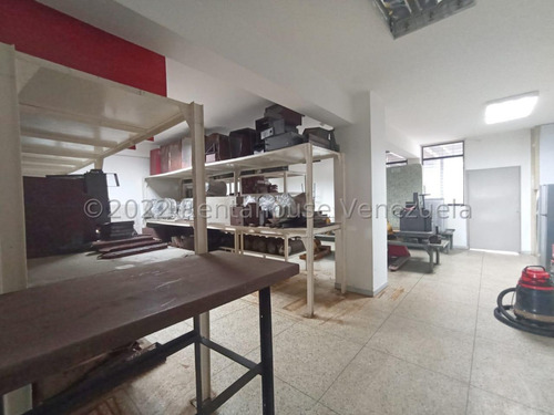 Edificio Comercial En Venta En Avenida Libertador Barquisimeto Lara. Código 23-15252 Excelente Oportunidad Al Mejor Precio Negociable!!!. Comunicate Conmigo! Gracias. Pregunta Sin Compromiso Kv #