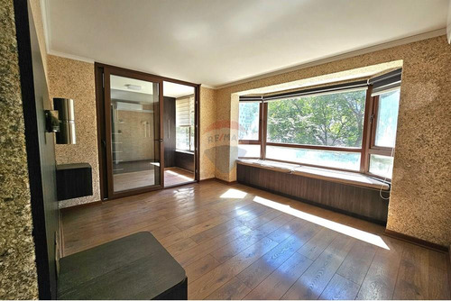 4 Dormitorios Amplios Y Renovado. Departamento