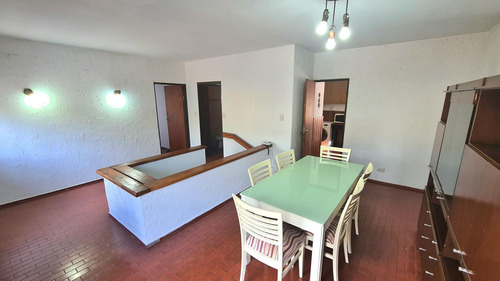 Casa Ph · 117m² · 4 Ambientes ·  Parrillero · Terraza