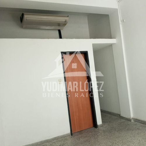 Cómodo Local En Alquiler, Urb. Santa Ana, Maracay Edo. Aragua.