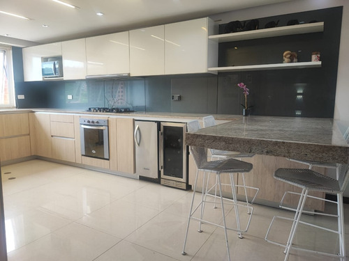 Townhouse En Venta 250m2 En Urb. Hatillo Tepuy La Unión El Hatillo