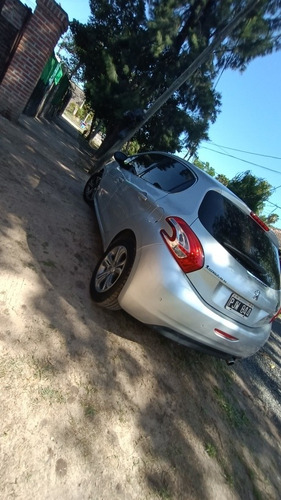 Imagen 3 de 11 de Peugeot 208 2015 1.6 Feline Pack Cuir