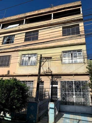 Apartamento Para Venda Em Volta Redonda, Aterrado, 2 Dormitórios, 1 Banheiro - 111_2-671691