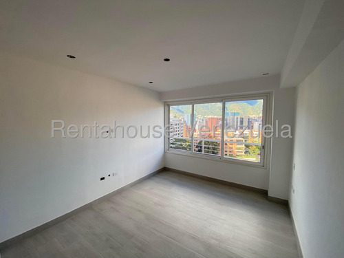 Apartamento Remodelado En Venta, Urb. Las Mercedes