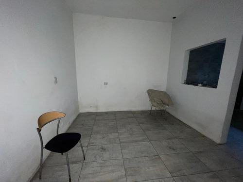 Imagen 2 de 16 de Casa - Saavedra
