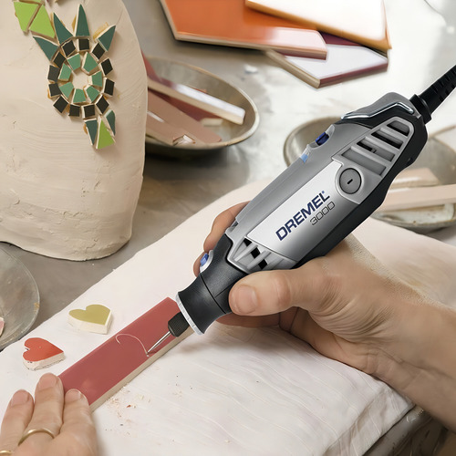 Multiherramienta Dremel 3000 + Eje Flexible + 82 Accesorios