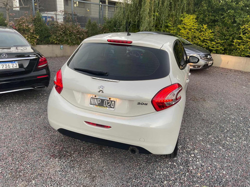 Peugeot 208 1.5 Allure Touchscreen 2014