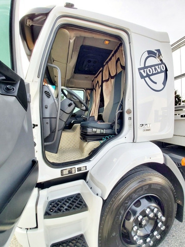 Imagem 13 de 15 de Caminhao Volvo Volvo Vm 270