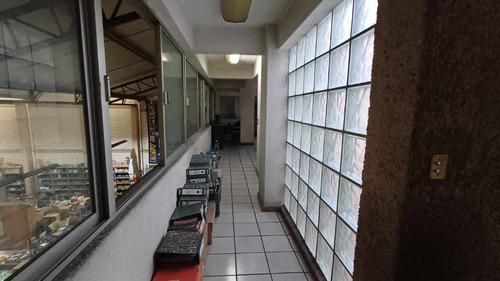 Excelente Bodega En Escandon Con Area De Oficinas Y Estacionamientos