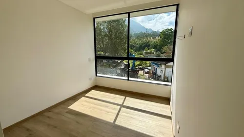 Apartamento En Venta En Loma Del Escobero. Cod V12705