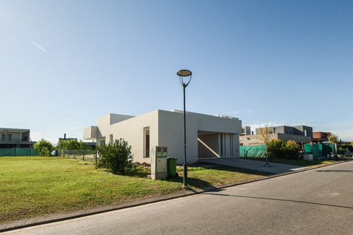 Venta Casa Moderna A Estrenar En Vida Funes