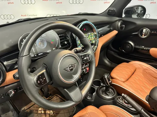 Mini Cooper Convertible 1.5 Iconic At