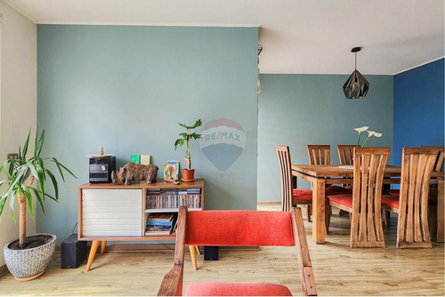 Oportunidad!! Casa Familiar, Gran Patio! 4d/3b