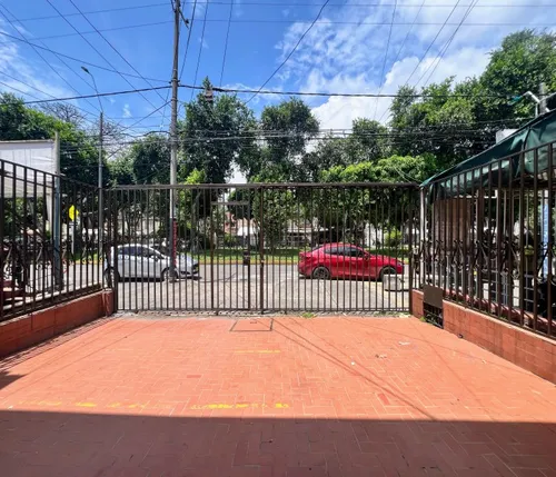 Venta Casa Bifamiliar Con Local B/ Los Andes, Cali Norte