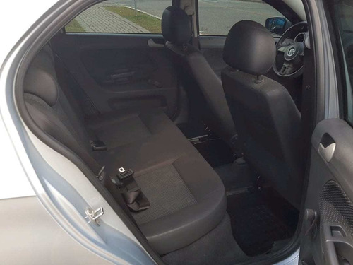 Imagem 8 de 11 de Volkswagen Voyage City G6 1.0 8v Flex