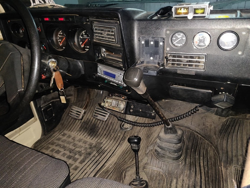 Imagem 5 de 8 de Chevrolet D20 Deluxe 4x4