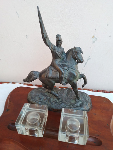 Antigua Escribania ? Tinteros Petit Bronce Gral Belgrano (Usado)