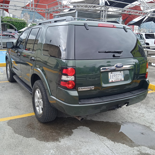 Ford Explorer 2.4