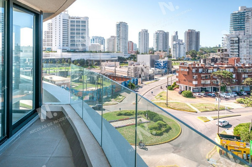 Imagen 25 de 30 de Apartamento En Venta De 3 Dormitorios En Mansa Con Vista Al Mar - Punta Del Este Mansa