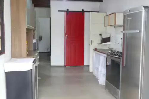 Casa Na Praia Da Juréia, Pé Na Areia, Com Piscina, Frente Ao Mar. Sítio À Beira-mar!