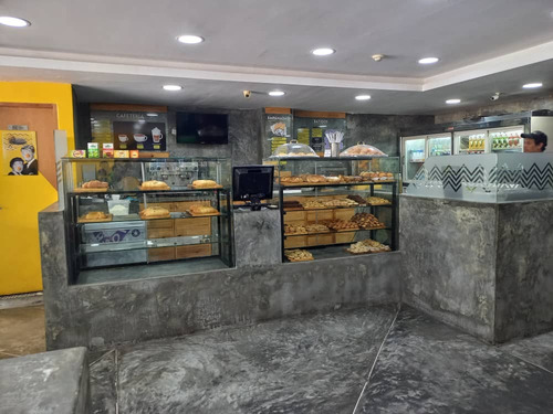 Venta Excelente Fondo De Comercio De Panadería Ubicada En Colinas De Bello Monte. Inf. Ma. Fda. Varela