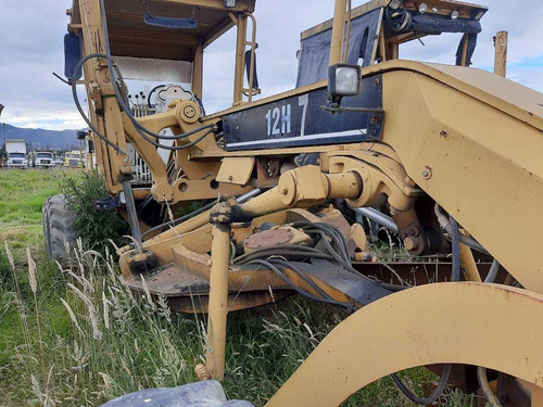 Motoniveladora Caterpillar 140g