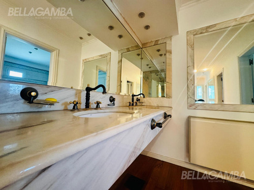 Casa Venta Martinez 7 Ambientes Jardin Piscina